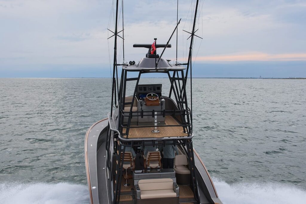 46 JBBW Hull 61_pc Scott Taylor_Running_Aft 1