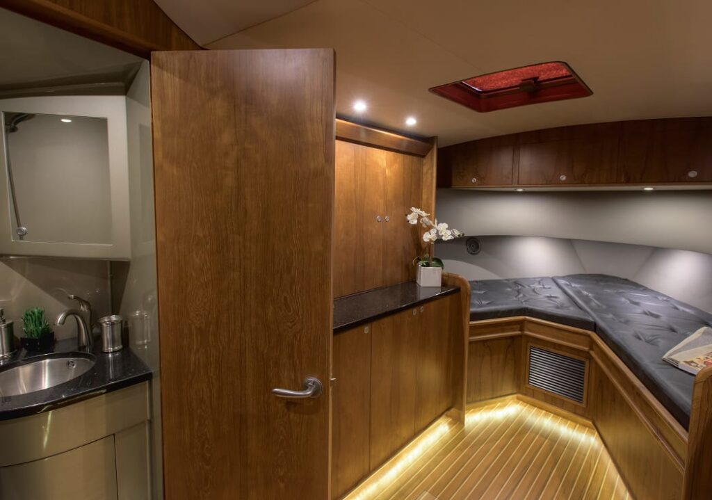 46 JBBW Hull 61_pc Scott Taylor_V-Berth-Head 1