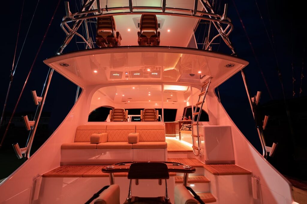 56 JBBW Hull 67_Renegade_Lower Upper Helms-Night Lights_pc Luke Pearson 1