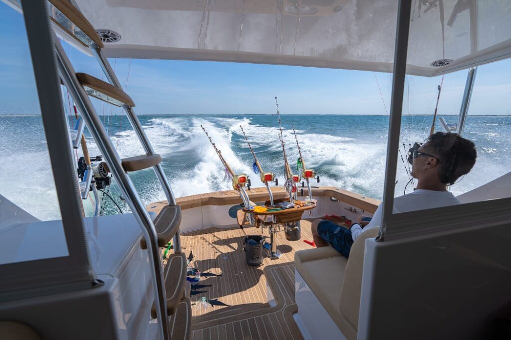 56 JBBW Hull 67_Renegade_Mezzanine-Cockpit_pc Luke Pearson 1