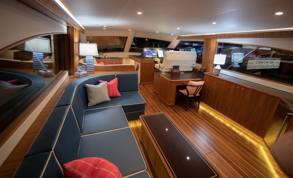 67 JBBW Hull 63_Privateer_pc_Luke Pearson_Interior_Helm-Salon2 1