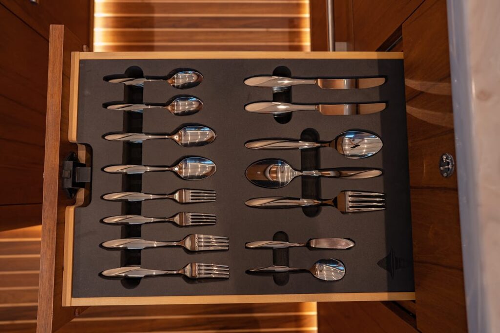 67_JBBW_Hull 66_Sea Wish_pc Luke Pearson_Interior_Custom Drawer-Cutlery Slots 1