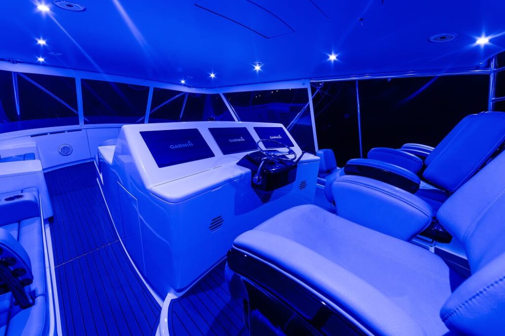 84 JBBW Hull 60_Garmin Electronics_Night Lights_pc Luke Pearson 1