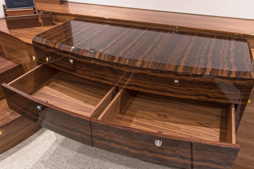 90 JBBW Hull 62_pc Scott Taylor_Master_Chest of Drawers 1