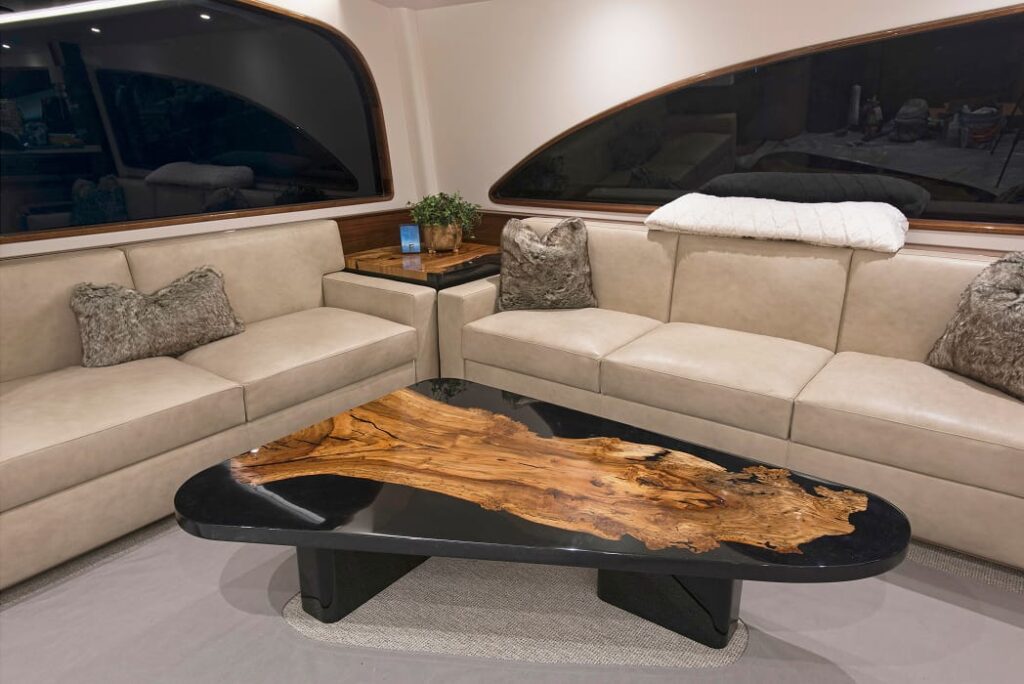 90 JBBW Hull 62_pc Scott Taylor_Salon_Table 1