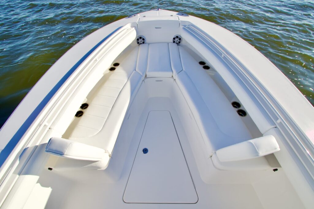 New_Regulator_25_For_Sale_at_Bluewater_Yacht_Sales_I_01