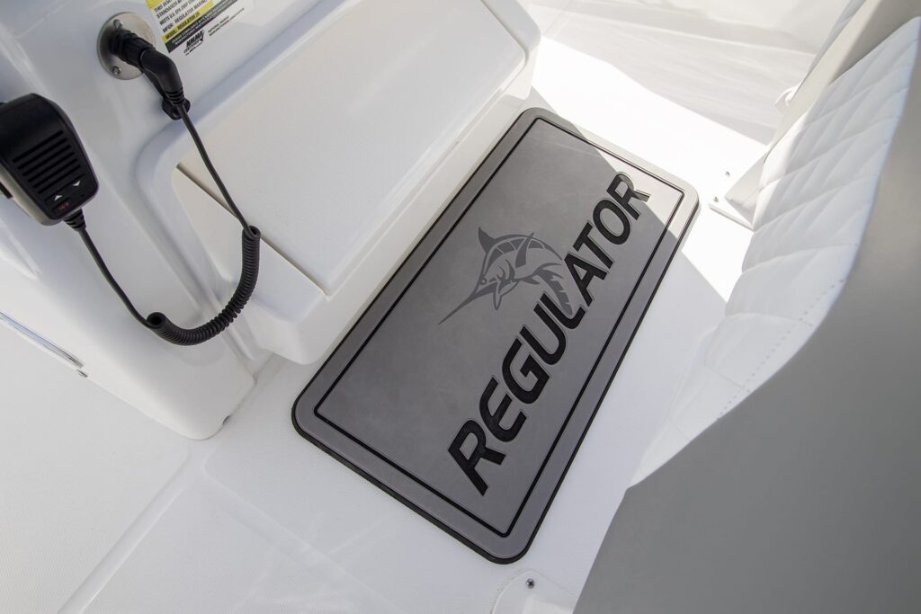 New_Regulator_25_For_Sale_at_Bluewater_Yacht_Sales_I_09