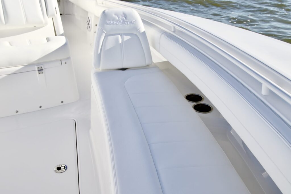 New_Regulator_25_For_Sale_at_Bluewater_Yacht_Sales_I_21