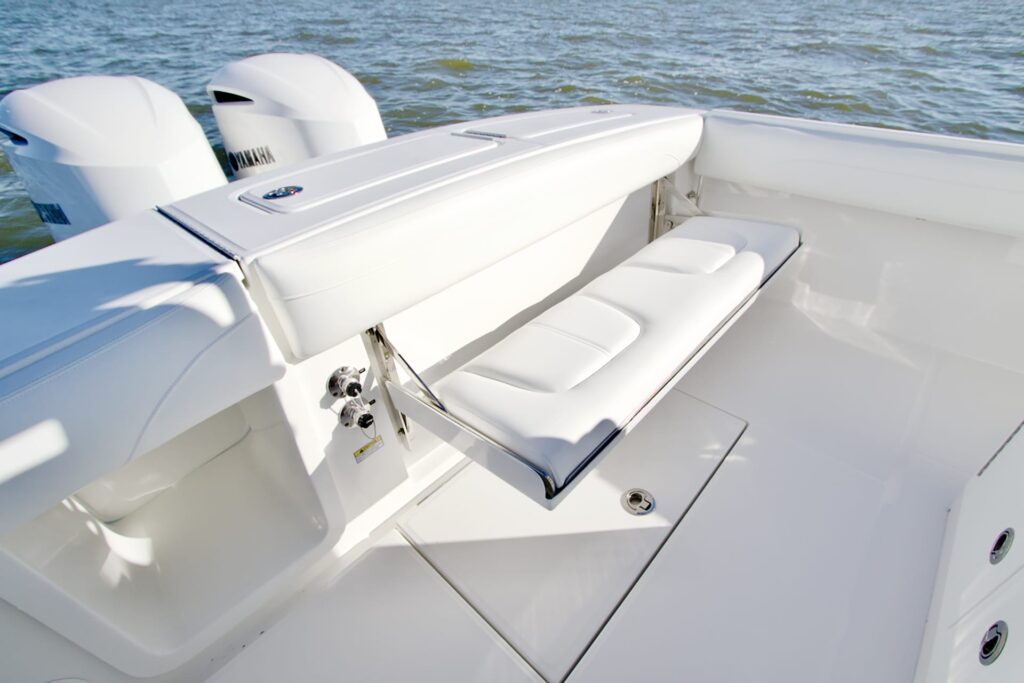 New_Regulator_25_For_Sale_at_Bluewater_Yacht_Sales_I_33