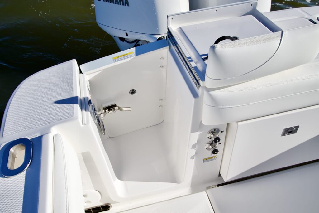 New_Regulator_25_For_Sale_at_Bluewater_Yacht_Sales_I_35