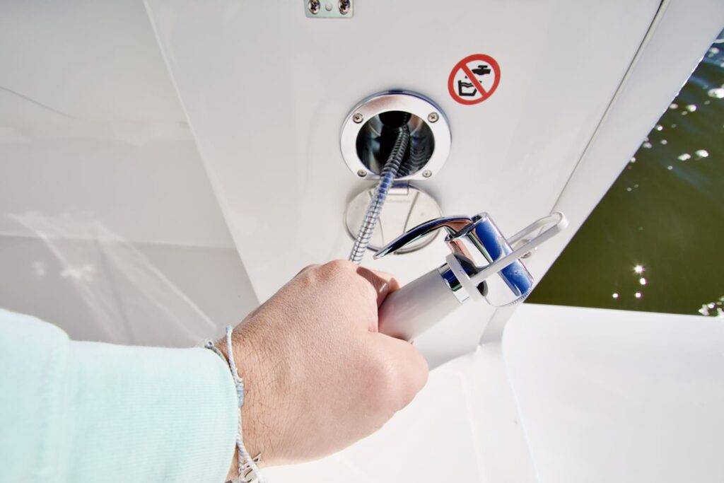 New_Regulator_25_For_Sale_at_Bluewater_Yacht_Sales_I_37