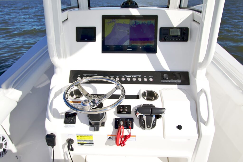 New_Regulator_25_For_Sale_at_Bluewater_Yacht_Sales_I_43