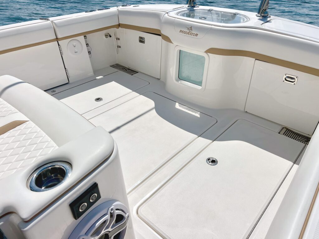 New_Regulator_35_For_Sale_at_Bluewater_Yacht_Sales_I_03
